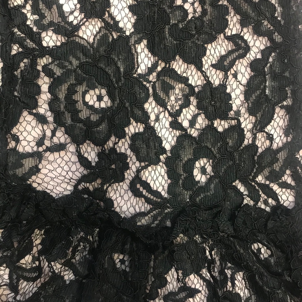 Sexy Ruffle Dress - Picture 7 of 9